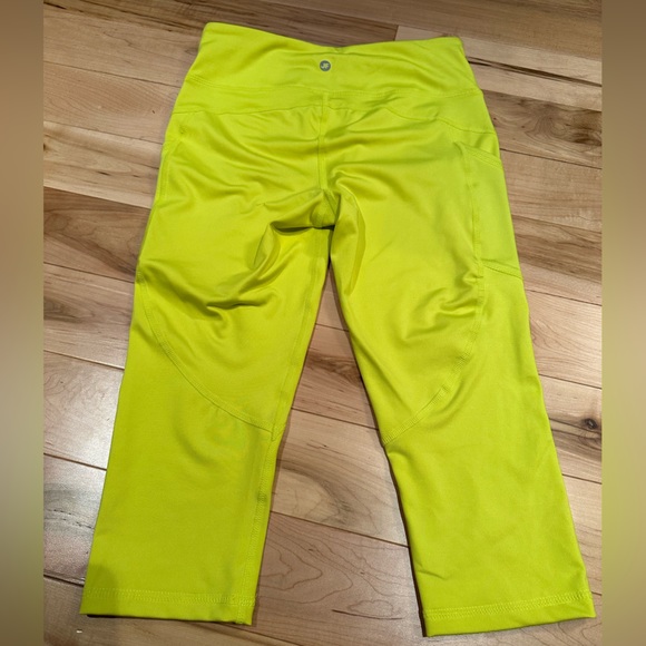 Joe Fresh Capris - Picture 2 of 4